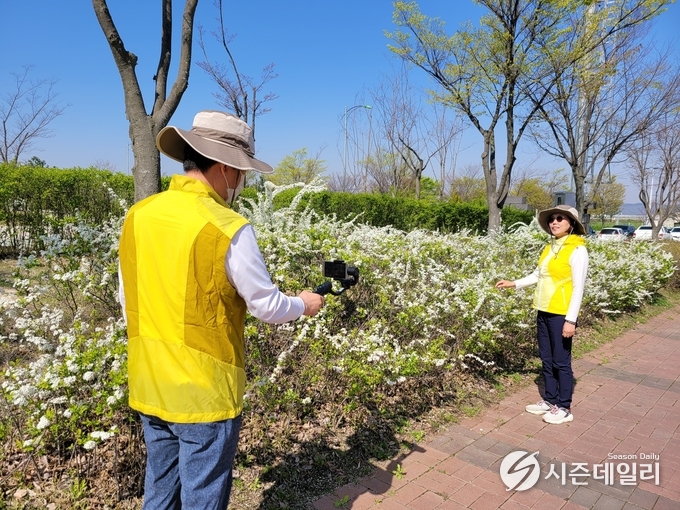 라이브 꽃 해설 / 청주시청 제공